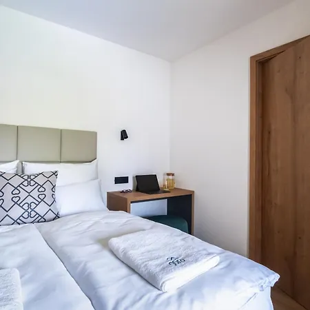 Apartma Gora *